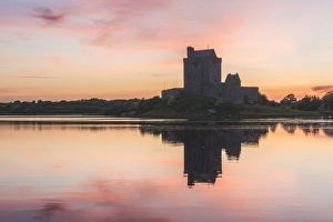 Dunguaire Castle, County Galway, Connacht province, Republic of Ireland, Europe