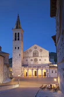 Images Dated 7th August 2014: Duomo (Cathedral) in Piazza del Duomo at dusk, Spoleto, Umbria, Italy