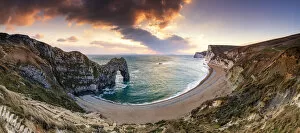 Images Dated 28th February 2018: Durdle Door at Sunset, Jurassic Coast, Dorset, England