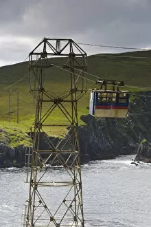 Images Dated 11th May 2009: Dursey Island Cable Car, Beara Peninsula, Co. Cork & Co. Kerry, Ireland