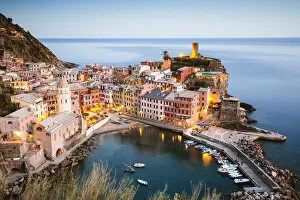 Images Dated 13th November 2017: Dusk in Vernazza, Cinque Terre, Liguria, Italy