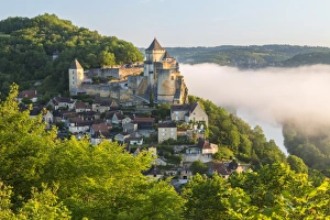 Peter Adams Gallery: Early morning mist, Chateau de Castelnaud, Castelnaud, Dordogne, Aquitaine, France