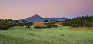 Mount Egmont Prints: Early morning view of Mount Taranaki from New Plymouth, New Zealand
