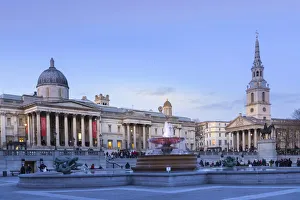Images Dated 6th December 2017: The Edwin Lutyens fountain, National Gallery and St