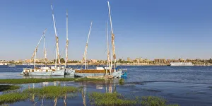 Images Dated 25th September 2017: Egypt, Luxor, River Nile and Luxor temple