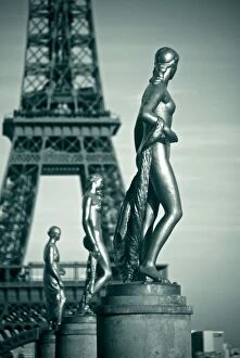 Eiffel Tower & Palais de Chaillot statues, Paris, France