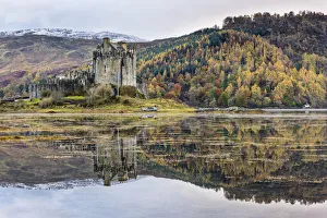 Lochs Prints: Eilean Donan castle, Highlands, Scotland