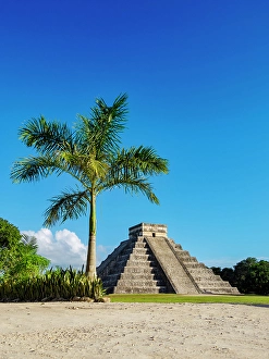 Great City Prints: El Castillo or Temple of Kukulcan, Chichen Itza, Yucatan State, Mexico