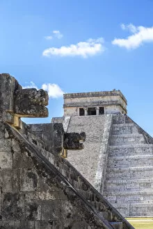Images Dated 19th January 2016: El Castillo (Temple of Kukulkan), Chichen Itza, Yucatan, Mexico