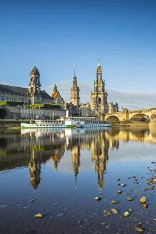 Images Dated 30th September 2015: Elbe River, and city skyline, Dresden, Saxony, Germany