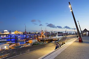 Ian Tower Prints: Elbpromenade and harbour, Hamburg, Germany