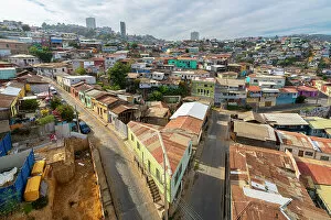 Images Dated 4th August 2022: Elevated view of colorful houses, Cerro Polanco, Valparaiso, Valparaiso Province