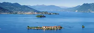 Elevated view over the idyllic Isola dei Pescatori (Fishermens Islands), Borromean Islands