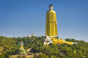 Images Dated 7th September 2020: Elevated view of Maha Bodhi Ta Htaung Standing Buddha, Reclining Buddha