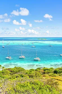 Images Dated 6th April 2023: Elevated view from Petit Rameau Island, looking towards the Tobago Cays in the Grenadines Islands