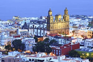 Cathedrals Gallery: Elevated view of Santa Ana Cathedral at Dusk, Vegueta Old Town, Las Palmas de Gran