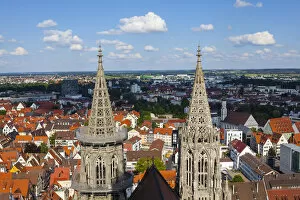 Images Dated 24th August 2015: Elevated view over Ulm Cathedral & Old Town, Ulm, Baden-Wurttemberg, Germany