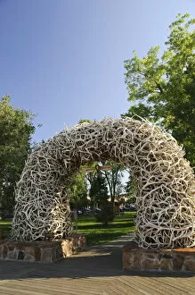 Images Dated 8th June 2009: Elk Antler Arch, Town Square, Jackson Hole, Wyoming, USA