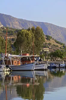 Images Dated 10th July 2017: Elounda Harbour, Elounda, Crete, Greek Islands, Greece, Europe