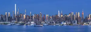 Empire State Building & Midtown Manhattan from New Jersey, New York City, USA