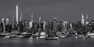 Empire State Building & Midtown Manhattan from New Jersey, New York City, USA