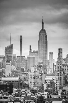 Images Dated 18th May 2022: Empire State Building from Soho, Manhattan, New York City, USA
