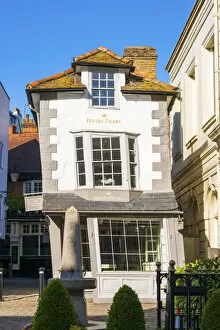 Images Dated 9th November 2020: England, Berkshire, Windsor, The Crooked House