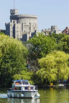 England, Berkshire, Windsor, Windsor Castle and River Thames