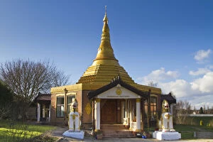 Images Dated 11th May 2010: England, Birmingham, Edgbaston, Dhamma Talaka Peace Pagoda