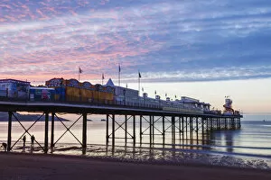 Images Dated 30th November 2017: England, Devon, Paignton Pier and Beach