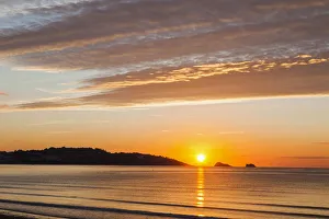 Images Dated 30th November 2017: England, Devon, Torquay, Sunrise Over Torbay