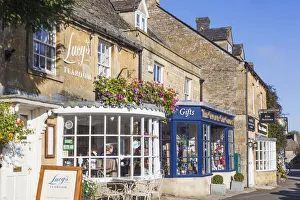 England, Gloucestershire, Cotswolds, Stow-on-the-Wold, Teashop and Gift Shop