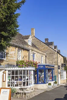 England, Gloucestershire, Cotswolds, Stow-on-the-Wold, Teashop and Gift Shop