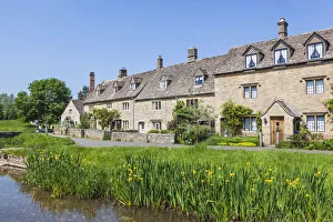Images Dated 12th September 2016: England, Gloucestershire, Cotswolds, Lower Slaughter