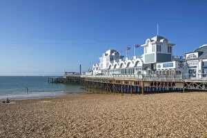 Images Dated 23rd August 2021: England, Hampshire, Portsmouth, Southsea, Southsea Beach and Pier