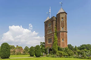 Images Dated 14th January 2022: England, Kent, Cranbrook, Sissinghurst Castle, Gardens and Castle Tower