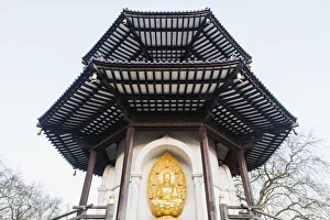 Images Dated 2nd June 2017: England, London, Battersea, Battersea Park, The Peace Pagoda