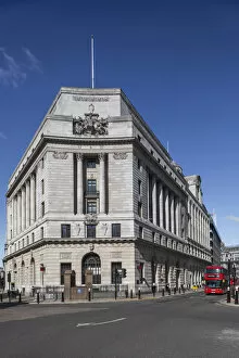 Images Dated 7th April 2021: England, London, City of London, NatWest Bank Building on the Corner of Princes Street and Poultry