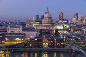 Images Dated 19th February 2020: England, London, City of London, St Pauls Cathedral with Millenium Bridge