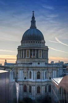 Images Dated 24th May 2011: England, London, City of London, View of towards St Pauls reflecting in glass