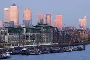 Images Dated 16th June 2011: England, London, Docklands, Canary Wharf