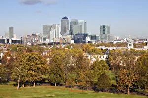 Images Dated 4th December 2009: England, London, Greenwich, Royal Greenwich Park and Canary Wharf