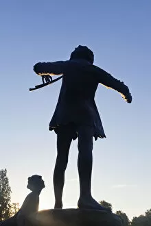 Images Dated 16th October 2012: England, London, Hyde Park, Kensington Gardens, Peter Pan Statue
