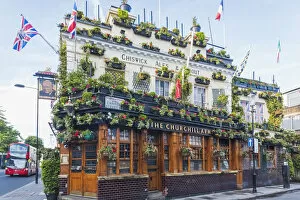 Images Dated 21st August 2018: England, London, Kensington, The Churchill Arms Pub