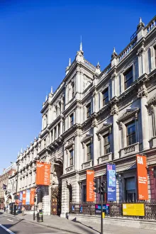Images Dated 30th September 2016: England, London, Piccadilly, Burlington House, The Royal Academy of Arts