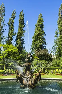 England, London, Regents Park, Queen Marys Gardens, Triton Fountain