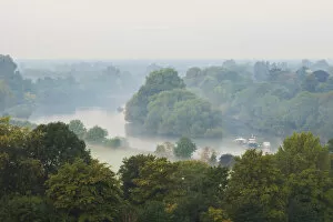 Images Dated 5th December 2017: England, London, Richmond, View of The Thames from Richmond Hill
