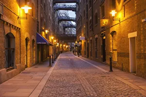 Images Dated 6th December 2016: England, London, Southwark, Shad Thames