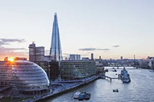 Images Dated 21st April 2016: England, London, Southwark, Sunset Over The Shard
