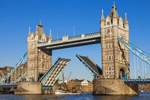 Images Dated 2nd June 2017: England, London, Southwark, Tower Bridge